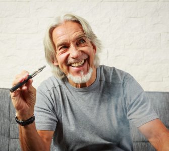 senior-vaut-il-mieux-vapoter